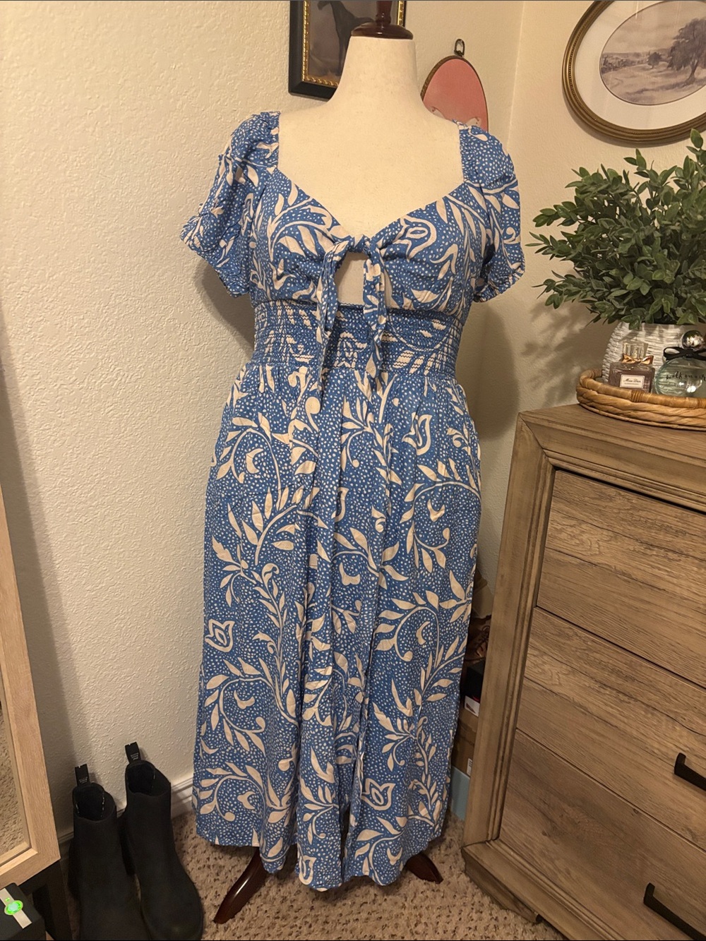BOG Band Of The Free Blue Floral Tie-Front Midi Dress- Size Large- NWT